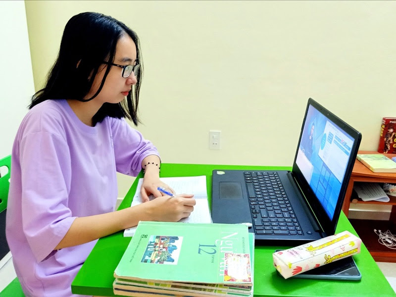 Hình ảnh học tiếng anh online trực tiếp với người nước ngoài số 4 Hình ảnh học tiếng anh online trực tiếp với người nước ngoài số 4