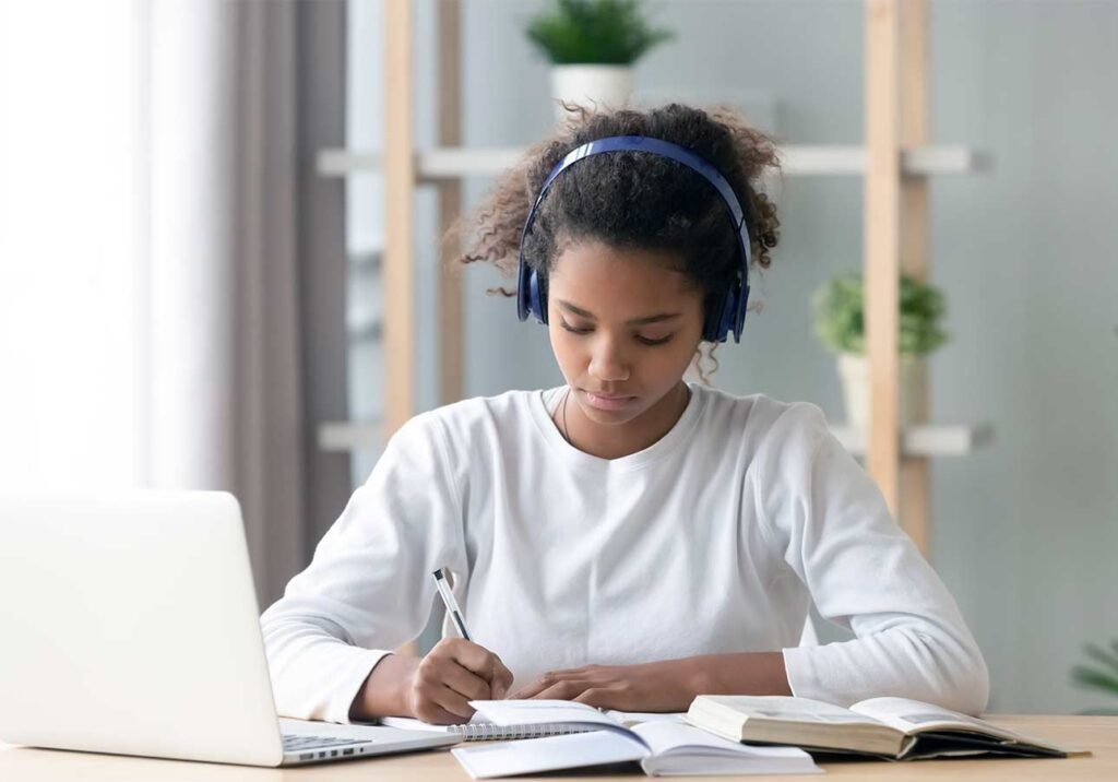 hình ảnh khóa học phát âm tiếng anh online số 3 hinh-anh-khoa-hoc-phat-am-tieng-anh-online-so-3.jpg