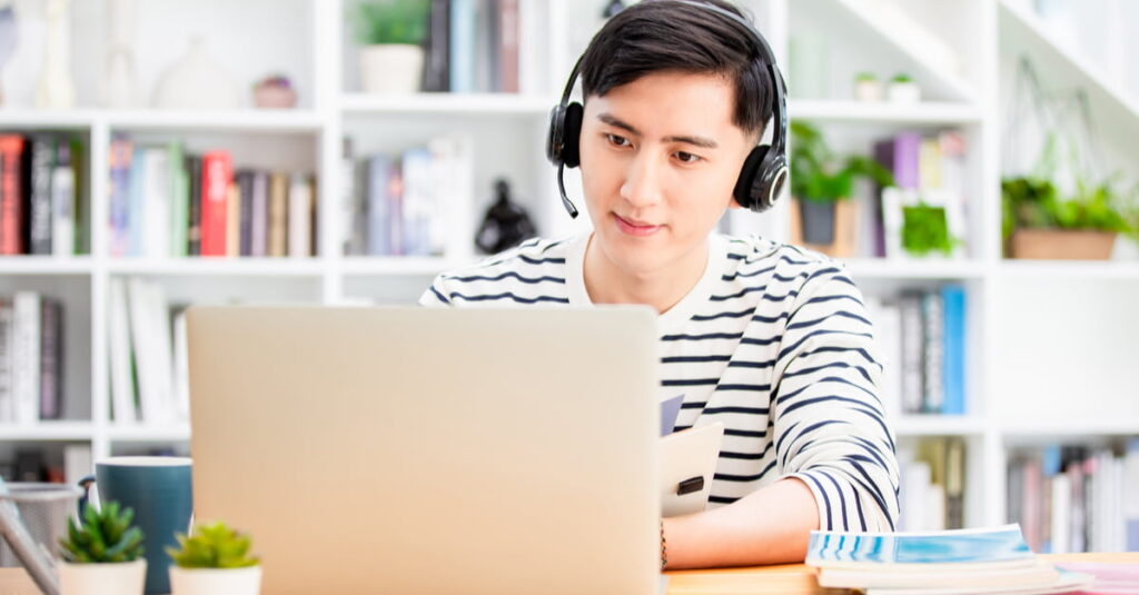 Cách tự học IELTS Listening cho người mới bắt đầu luyện thi số 3 cach-tu-hoc-ielts-listening-cho-nguoi-moi-bat-dau-luyen-thi-so-3