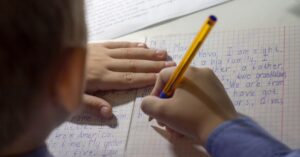 hinh-anh-cach-hoc-tieng-anh-cho-nguoi-mat-goc-2