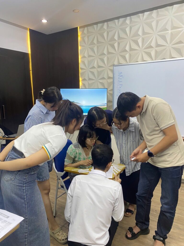“Luyện speaking theo tình huống công việc thật giúp nhiều người phản xạ tự nhiên hơn trong meeting.