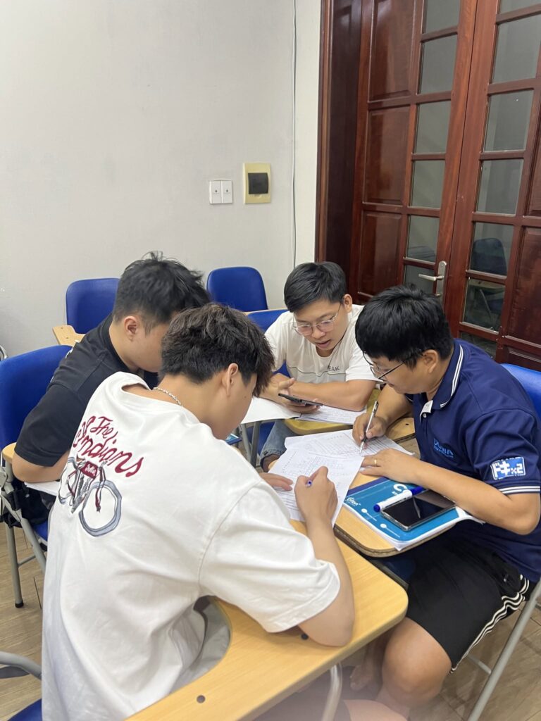 “Môi trường có speaking thường xuyên giúp nhiều dân văn phòng phản xạ giao tiếp tự nhiên hơn trong công việc.”
