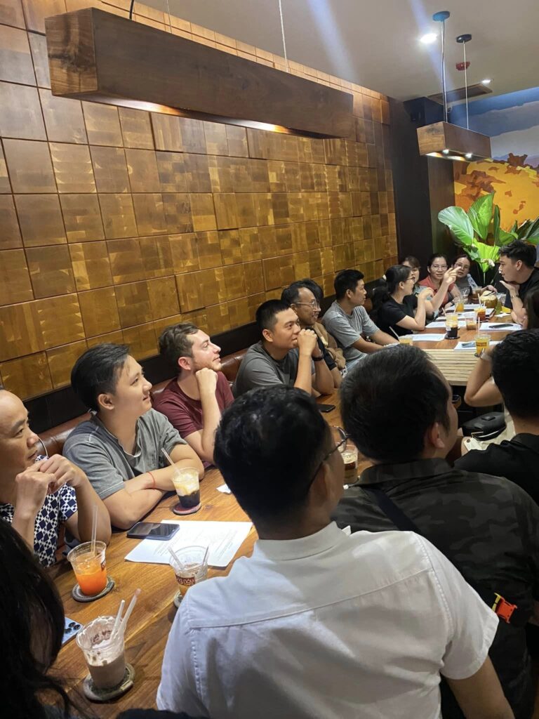 "Role-play client call giúp nhiều developer communication tự nhiên hơn trong công việc thực tế."