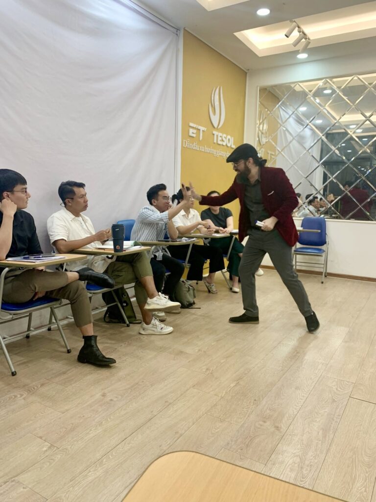 "Luyện discussion theo workplace scenario giúp nhiều dân IT phản xạ speaking tốt hơn khi client communication."