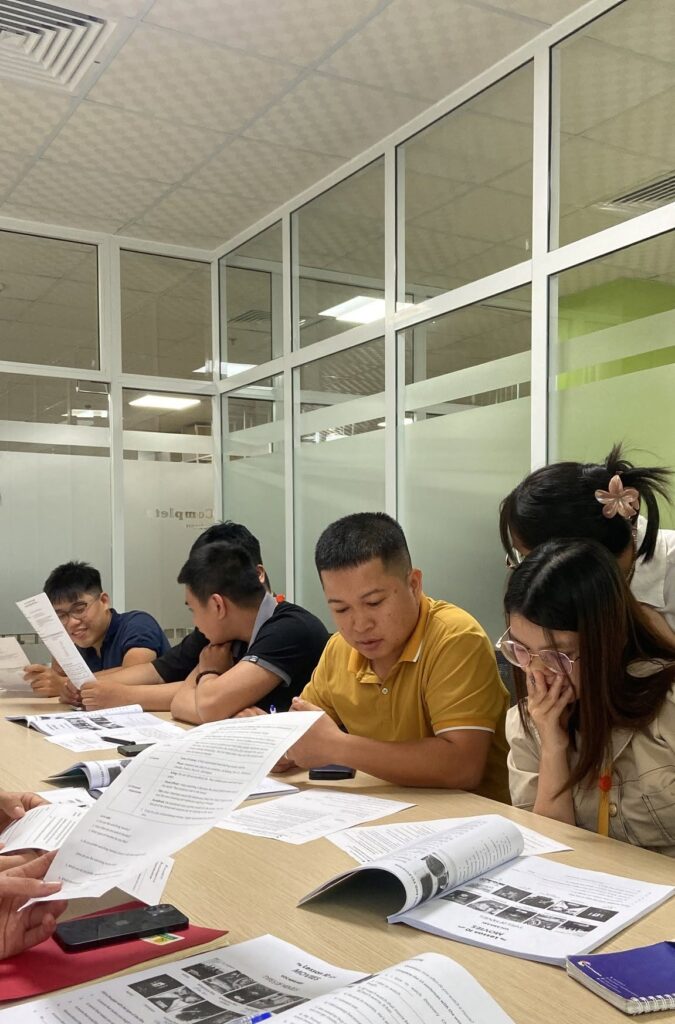  "Role-play technical discussion giúp nhiều dân IT communication tự nhiên hơn khi explain issue bằng tiếng Anh."