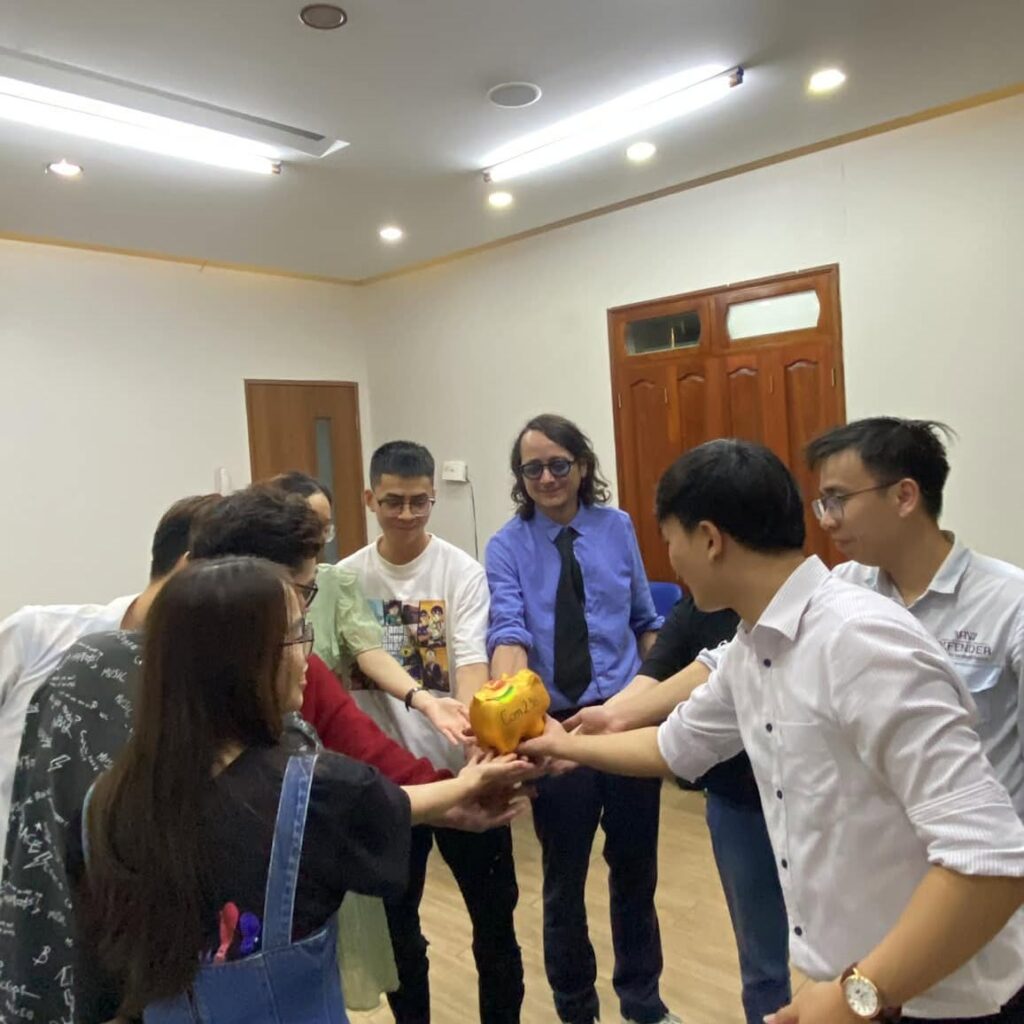 "Role-play workplace communication giúp nhiều developer speaking tự nhiên hơn trong teamwork discussion."