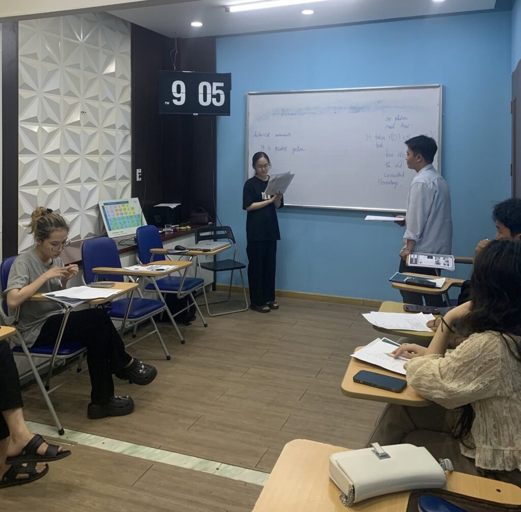 "Môi trường speaking thực tế giúp nhiều dân văn phòng duy trì phản xạ giao tiếp tốt hơn sau giờ làm"