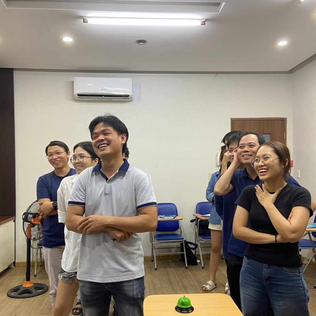  "Nhiều dân văn phòng speaking tự nhiên hơn khi luyện theo mẫu câu dùng thật trong công việc"