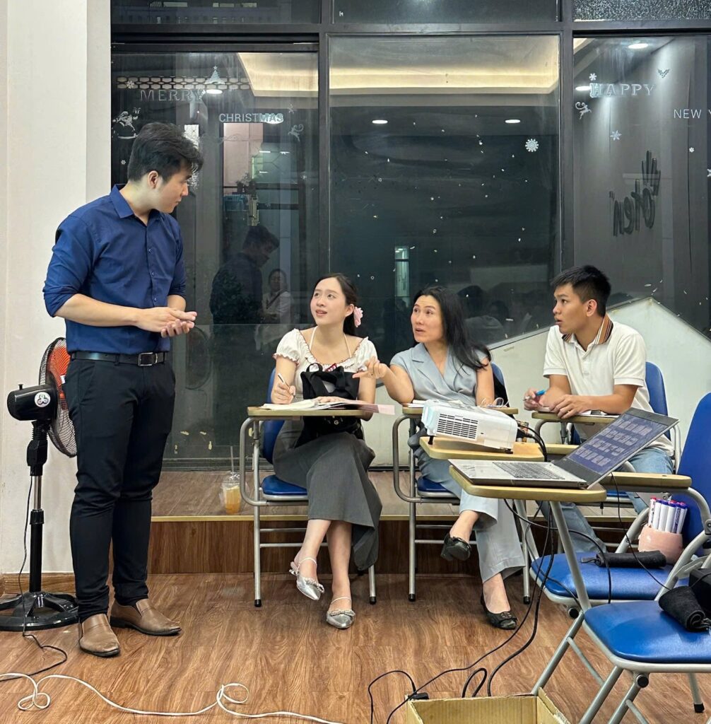 "Việc luyện nghe và trả lời liên tục giúp nhiều người đi làm mất gốc cải thiện phản xạ giao tiếp tự nhiên hơn"