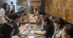 Người đi làm bận rộn nên học tiếng Anh giao tiếp như nào?