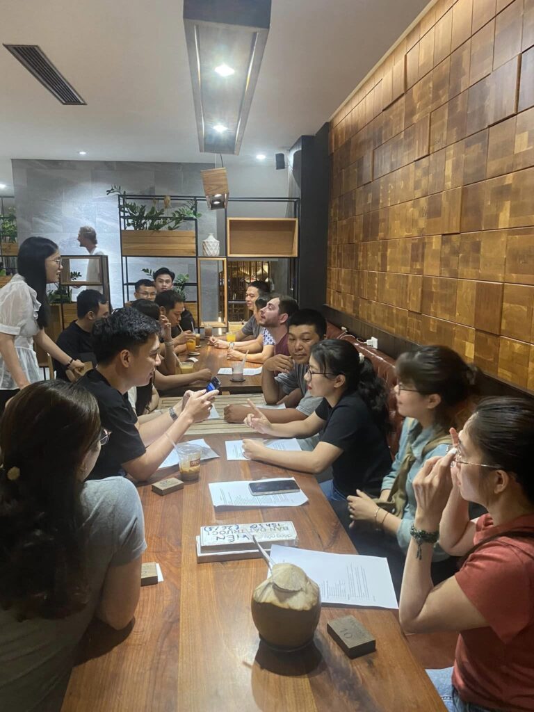 "Việc luyện speaking theo tình huống thực tế giúp nhiều người đi làm bận rộn dễ duy trì việc học hơn"