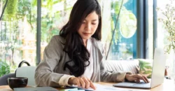 Cách viết email tiếng Anh xuất nhập khẩu: Cấu trúc và mẫu theo tình huống